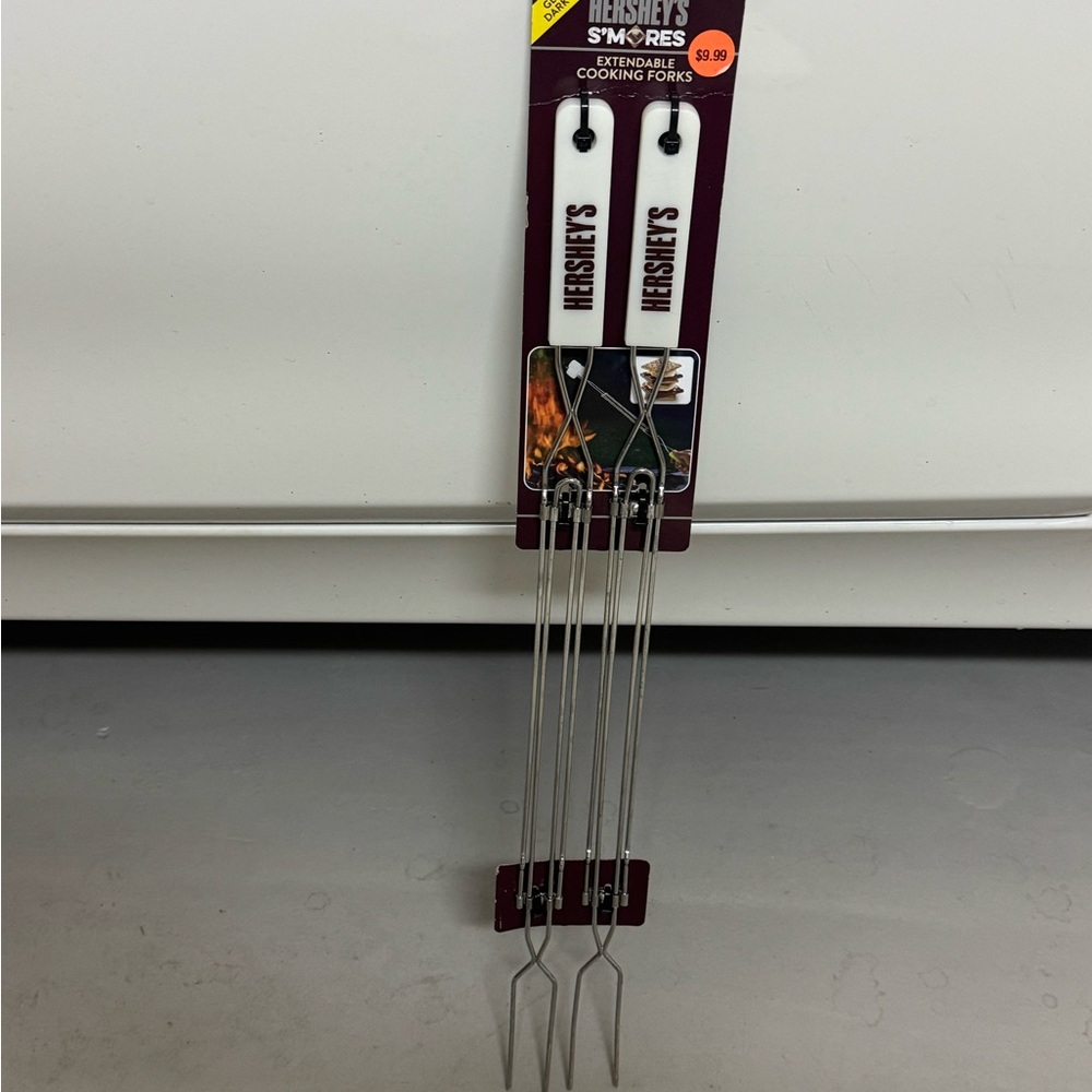 Hersheyβs Chocolate SMORES extendable Fork Set Of 2 Glow In The Dark New !